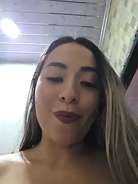 NatasanzのライブXXXチャット