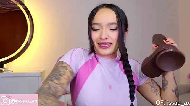 issa_dolly's Live XXX Chat
