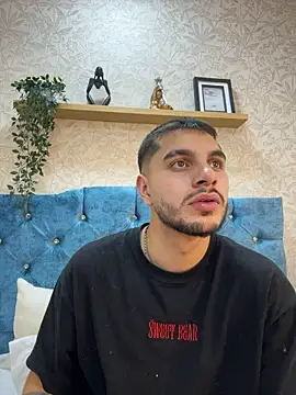 AmadeoWild élő XXX-chatje