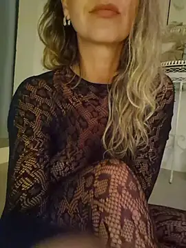 CelynaRoss live XXX chat
