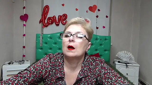EmiliaGree Chat XXX in diretta