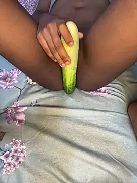 צ'אט XXX בשידור חי של mini-cutie