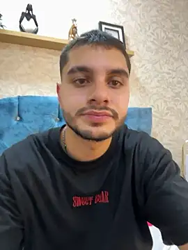 AmadeoWild 现场XXX聊天
