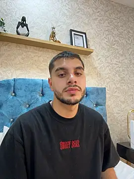 AmadeoWildn Live XXX chat