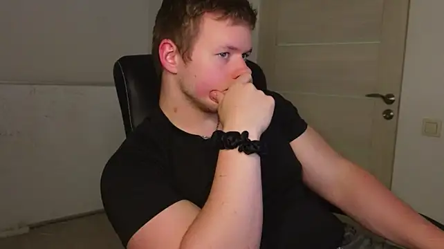 Онлайн чат XXX Richard_Dullas