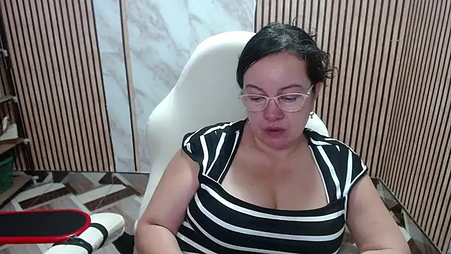 Sonialorens_ 라이브 XXX 채팅