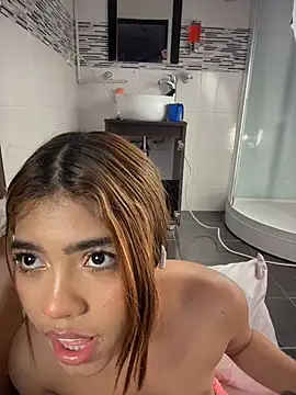 KellyOlsenbe's Live XXX Chat