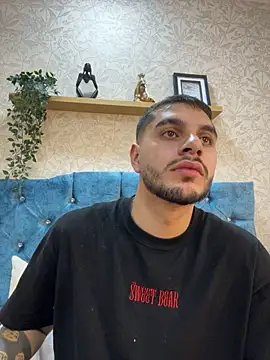 AmadeoWild – Live XXX-chat