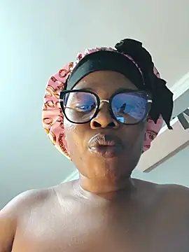 XXX chat uživo modela Cherrydollx