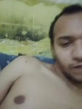 Marciosafado25: διαδικτυακό σόου στην κάμερα