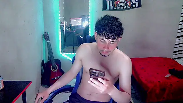 Atom_Hot live XXX chat