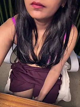 inaaya3n Live XXX chat
