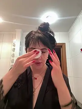Al-iss' Live XXX Chat