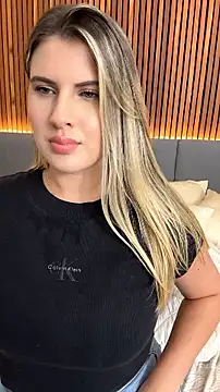 צ'אט XXX בשידור חי של EmiilyAdams_
