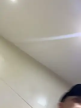 XXX chat uživo modela Lander_Cruz