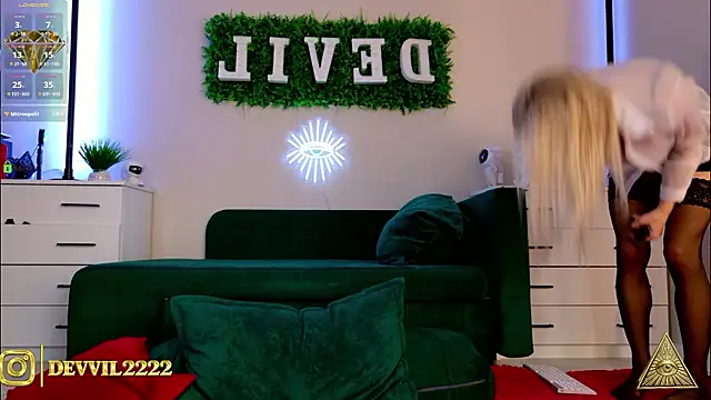 Devvil2222's Webcam Show