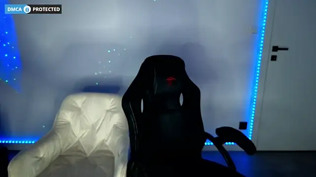 XXX chat uživo modela PureTempt