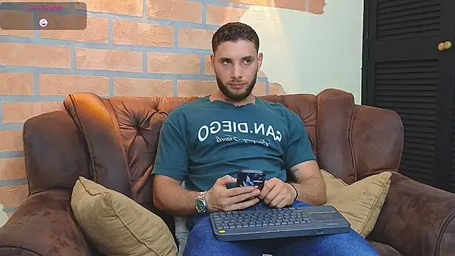 Chat XXX en directo de Kiing_001