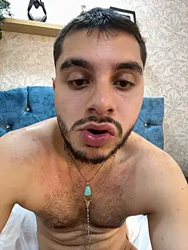 XXX chat uživo modela AmadeoWild