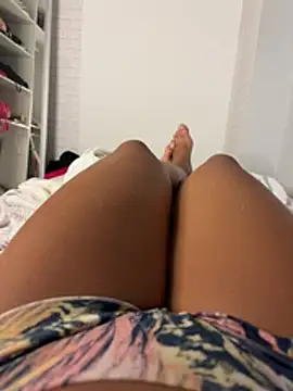 Chat +18 de bonequinha021 ao vivo