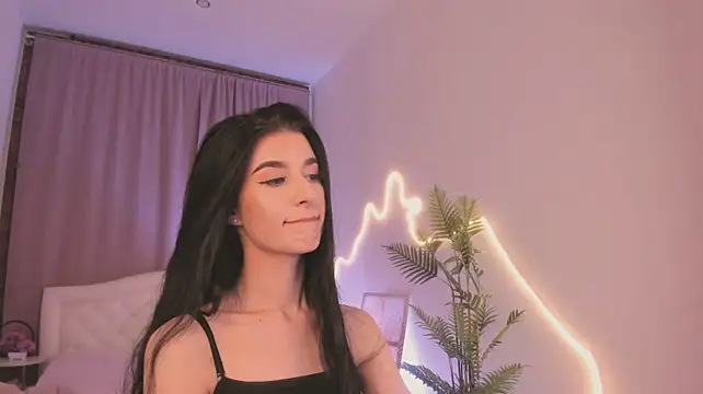 دردشة LauraCoy الجنسية المباشرة