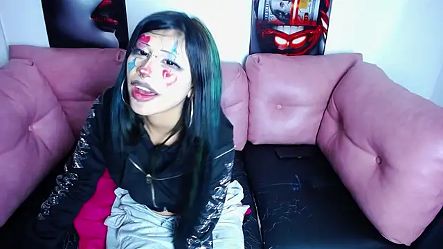 yiyi_cs' Live XXX Chat