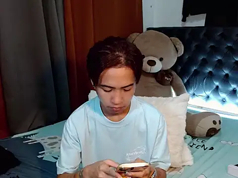 Skye_23's Live XXX Chat