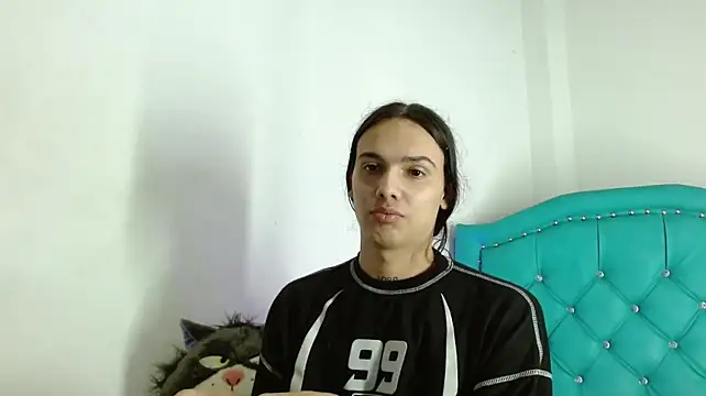 XXX chat uživo modela Almazz_Hot