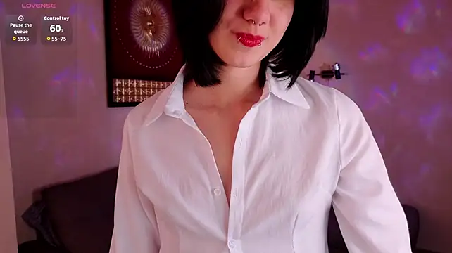 MilaVey's Live XXX Chat