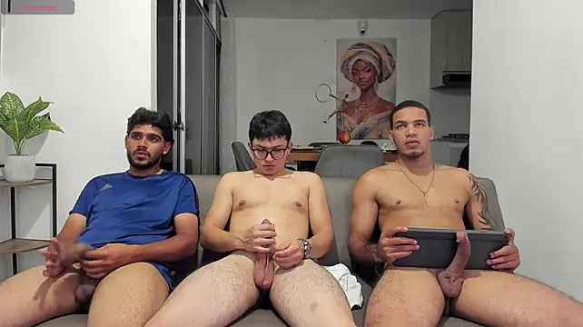 צ'אט XXX בשידור חי של friends_str8