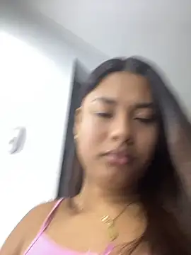 Romie_rous' Live XXX Chat