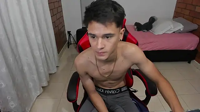 Czat XXX na żywo – Aron_Boyy