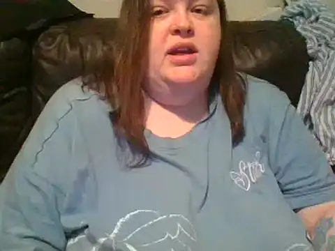 CurvyKirstiesX's Live XXX Chat