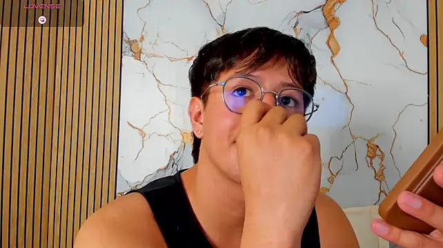 VickBennet Chat XXX live