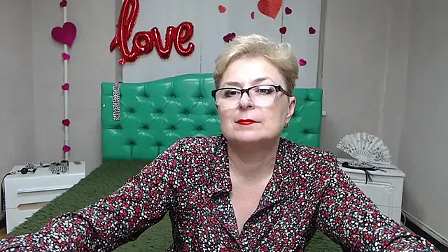צ'אט XXX בשידור חי של EmiliaGree