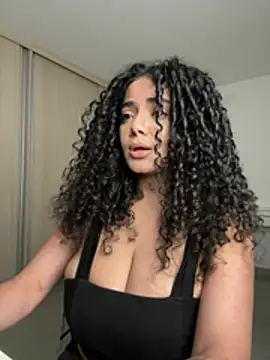 แชท XXX สดของ Curlyierr