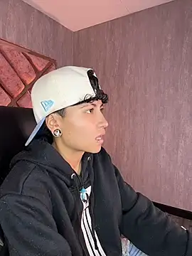 ian_mathias_ Chat XXX in diretta