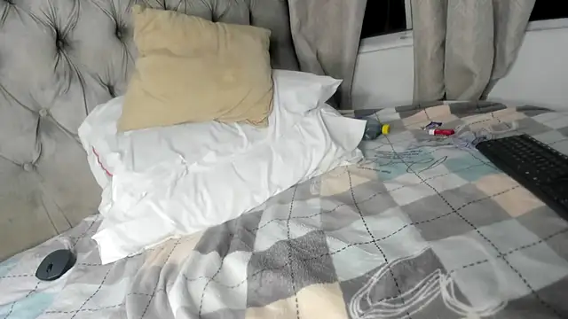 Lillebbw Adlı Modelin Canlı XXX Sohbeti