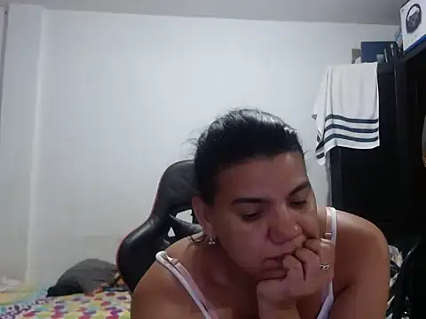 دردشة Adriana_0312 الجنسية المباشرة