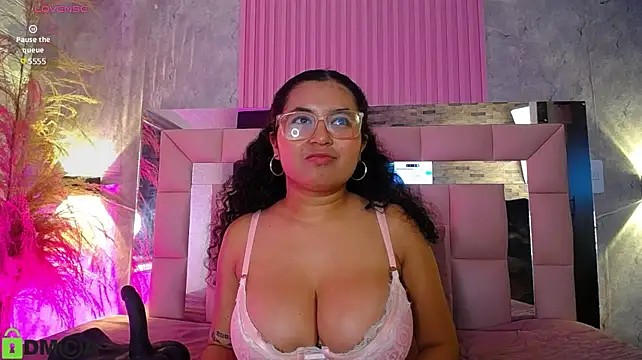 griselle_rousse's Live XXX Chat