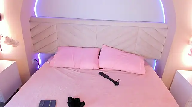 Kiss_Raven__'s Live XXX Chat