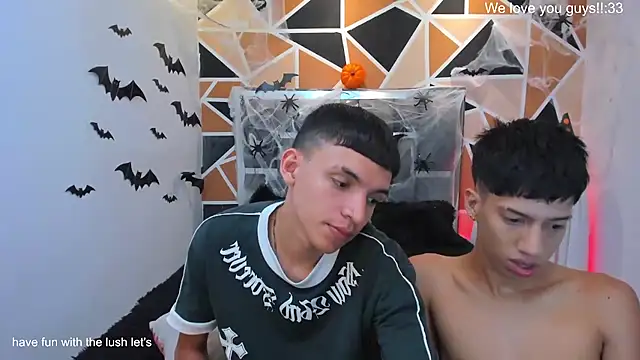 Juan_Nd_Steven's Live XXX Chat