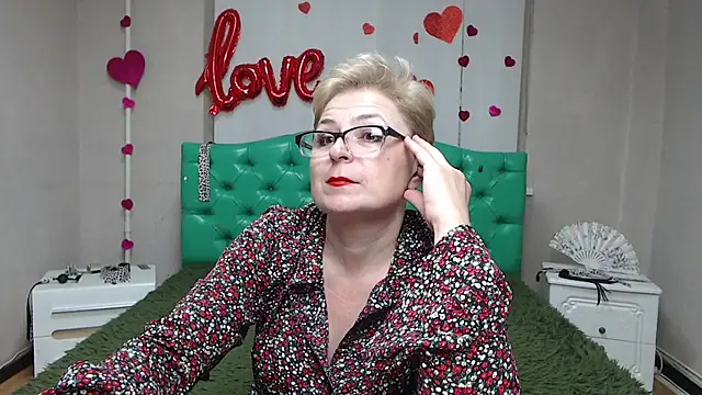 EmiliaGree live XXX chat