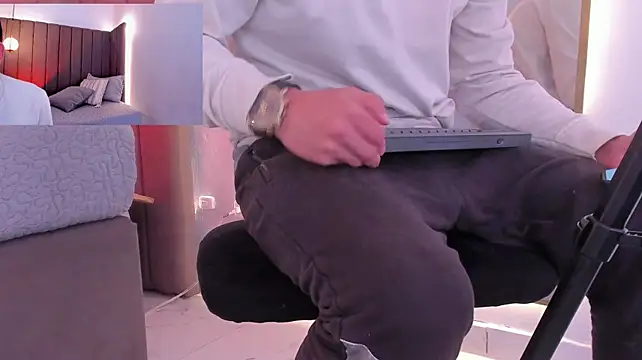 Benjamin_More Live XXX-chat