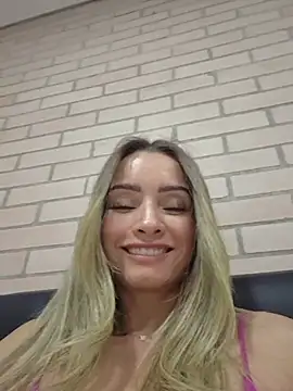 Loly_Horny Chat XXX in diretta