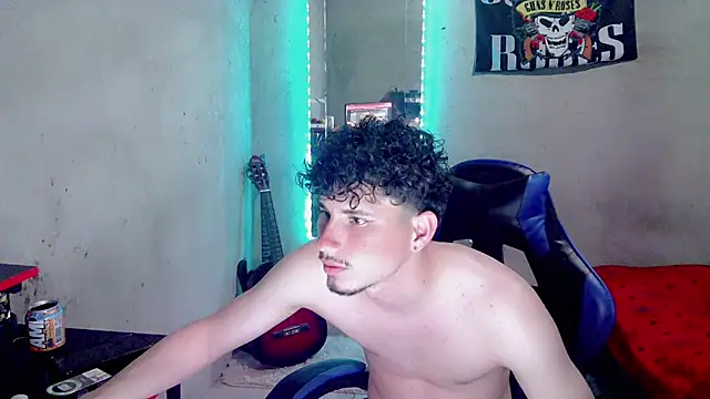 Atom_Hotn Live XXX chat