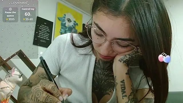ZoeBakers_ Chat XXX in diretta