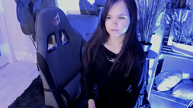 ElainebenessのライブXXXチャット
