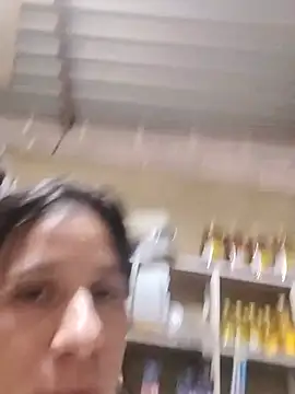 MIA-LARIOS Adlı Modelin Canlı XXX Sohbeti
