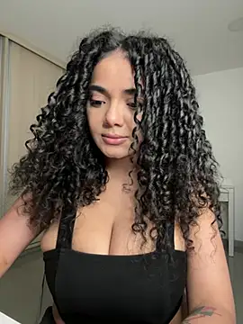 Curlyierr Chat XXX in diretta